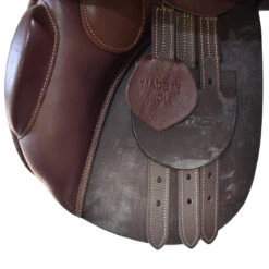 HDR Advantage 16 1/2" Close Contact Saddle -Prestige Store NEW C1382 HDR Advantage 16.5in Austrailian.Nut Close.Contact.Saddle 01
